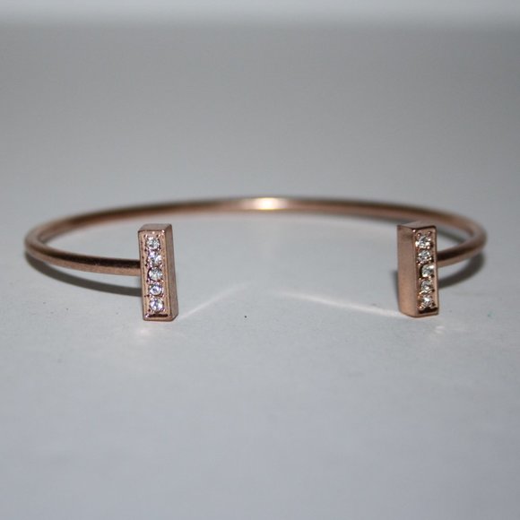 Vintagejelyfish Jewelry - Beautiful rose gold cuff and rhinestone bracelet